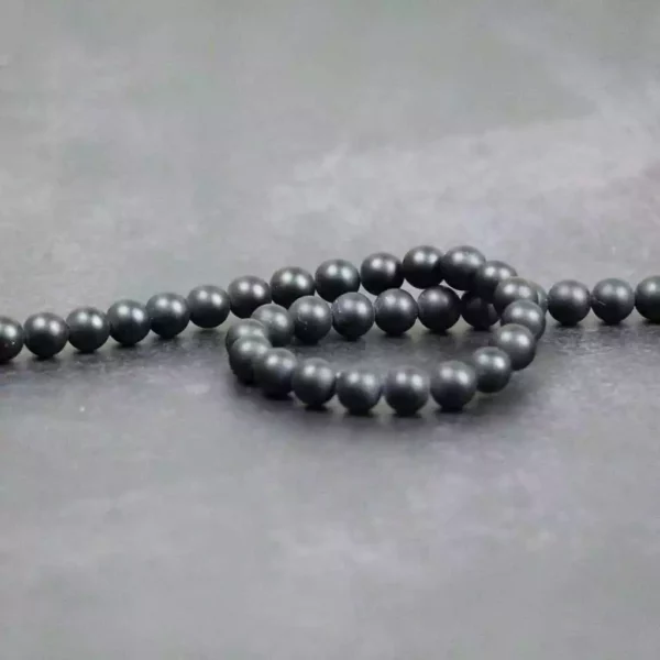 Perles d'agate noire mate 8 mm, parfaites pour bijoux personnalisés.